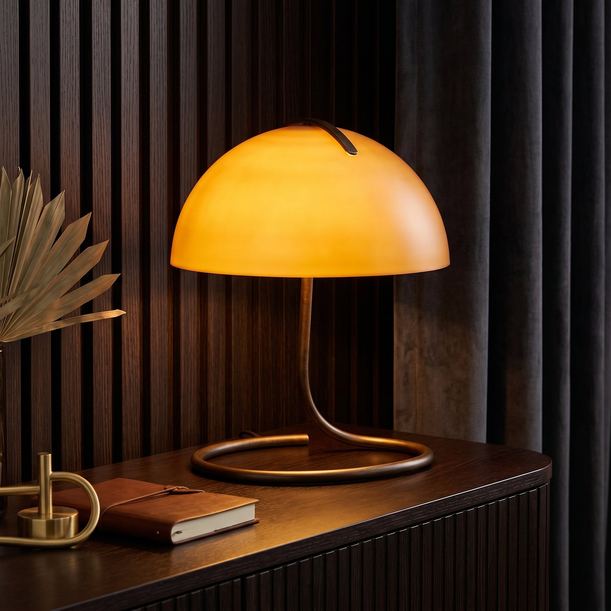 Iolan Dome Glass Table Lamp