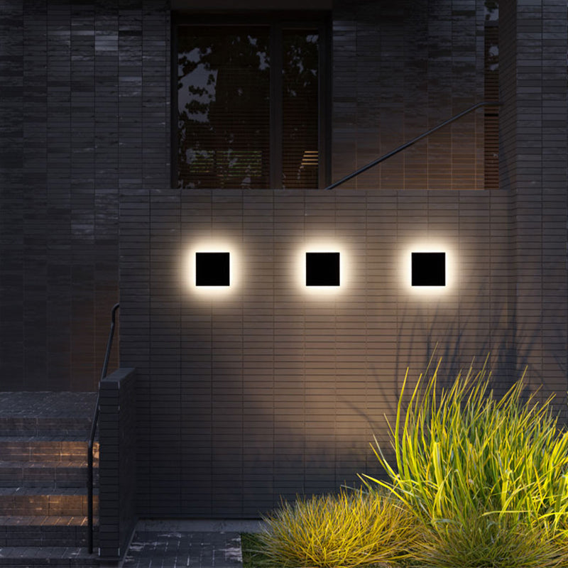 Klyne Minimalist Outdoor Wall Lamp
