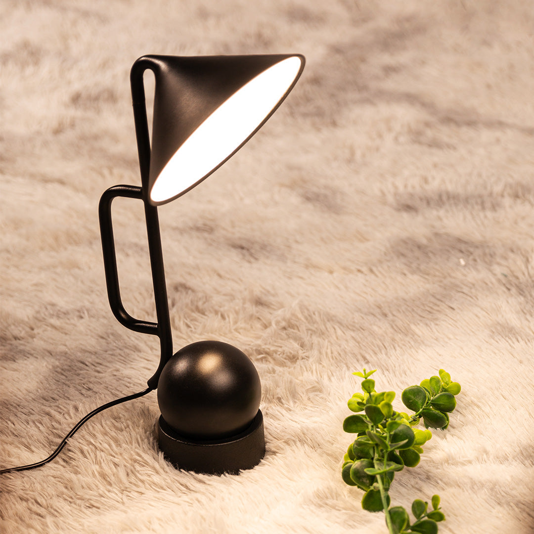 Toren Magnetic LED Desk Lamp