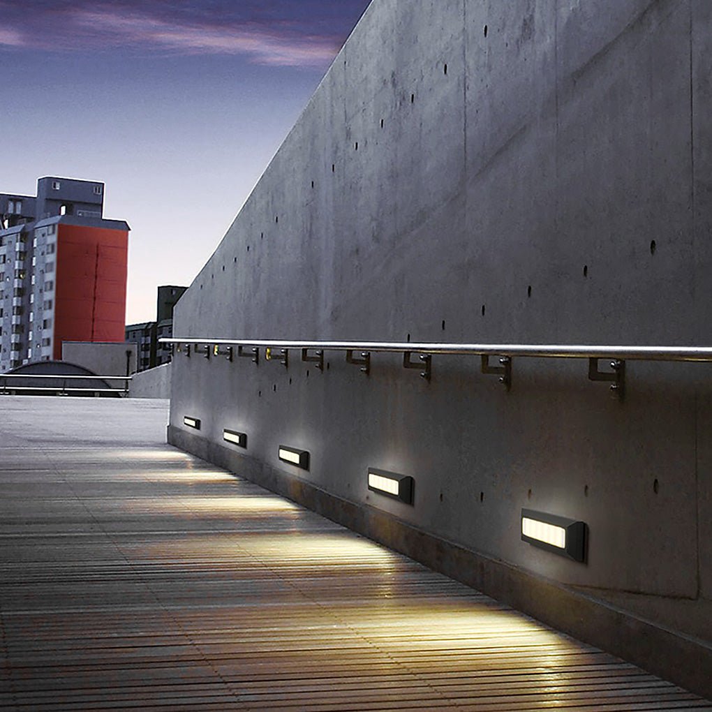 Haro Horizontal Outdoor Step Light