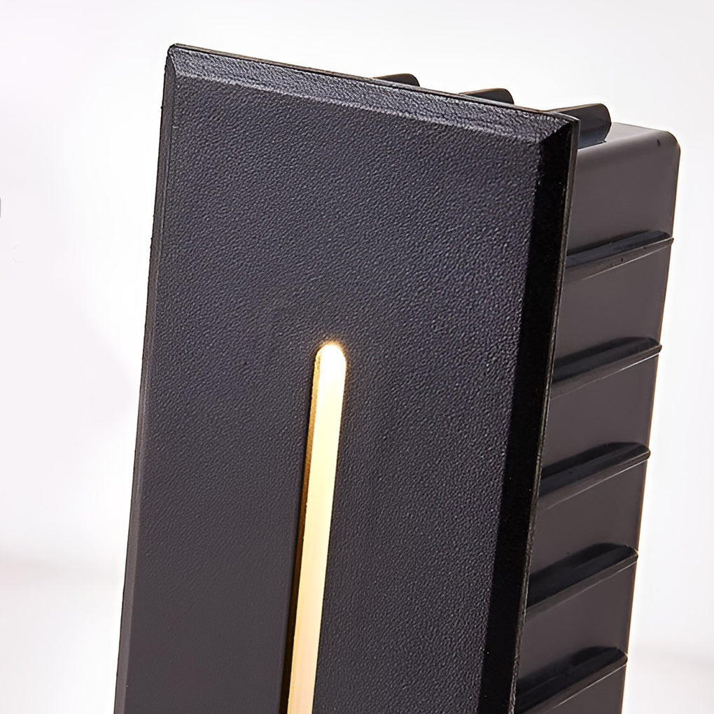 Niro Recessed Slit Step Light