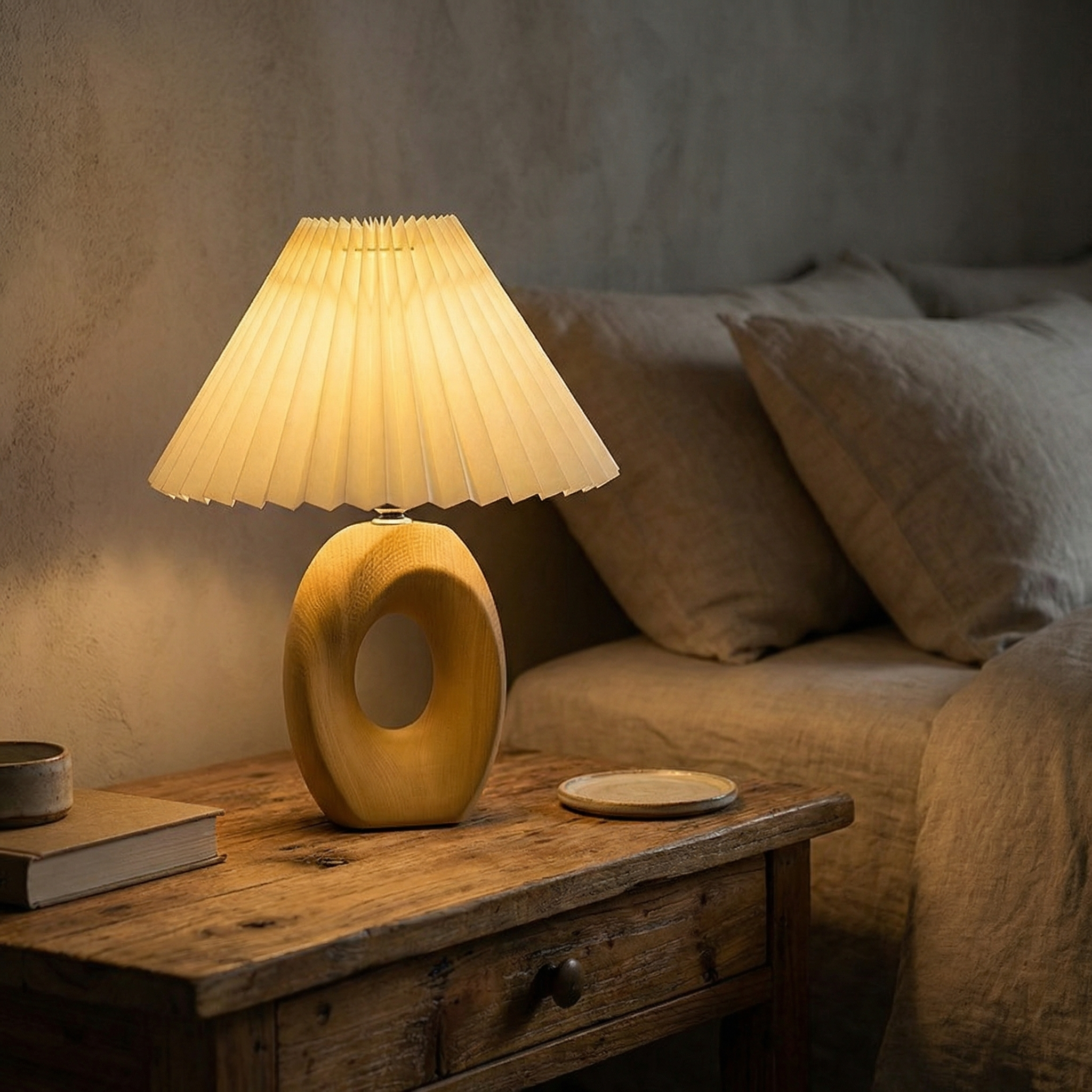 Jevo Sculpted Wood Table Lamp