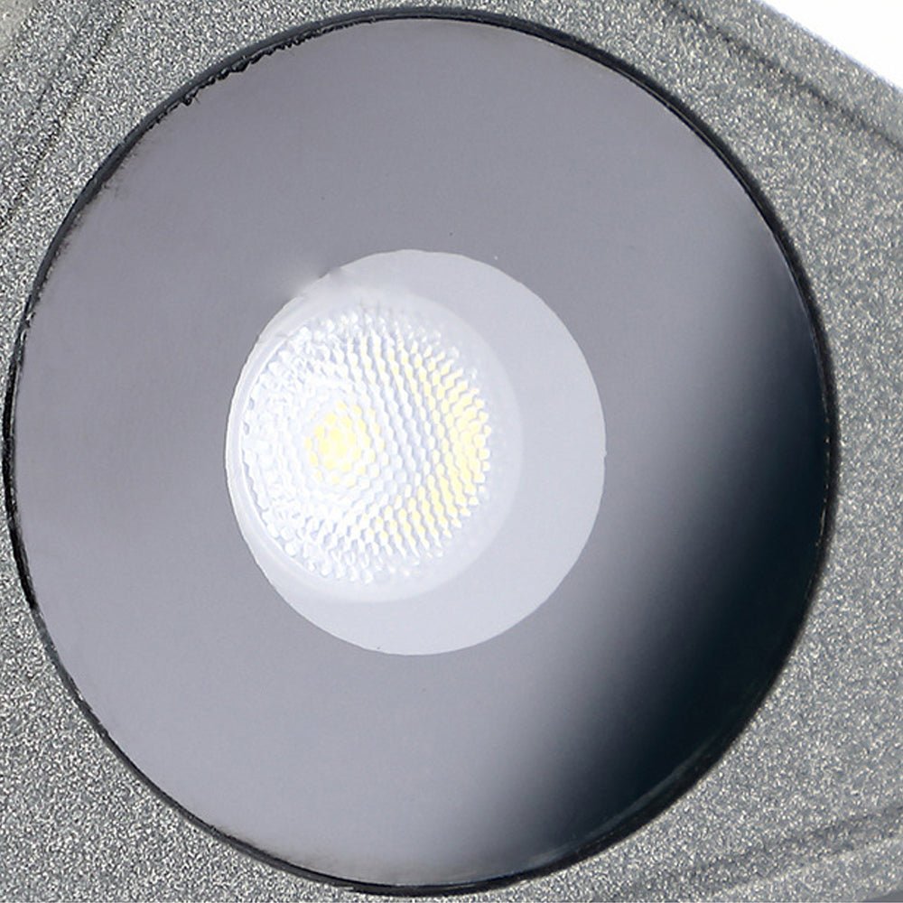 Kavro Triangular Outdoor Step Light