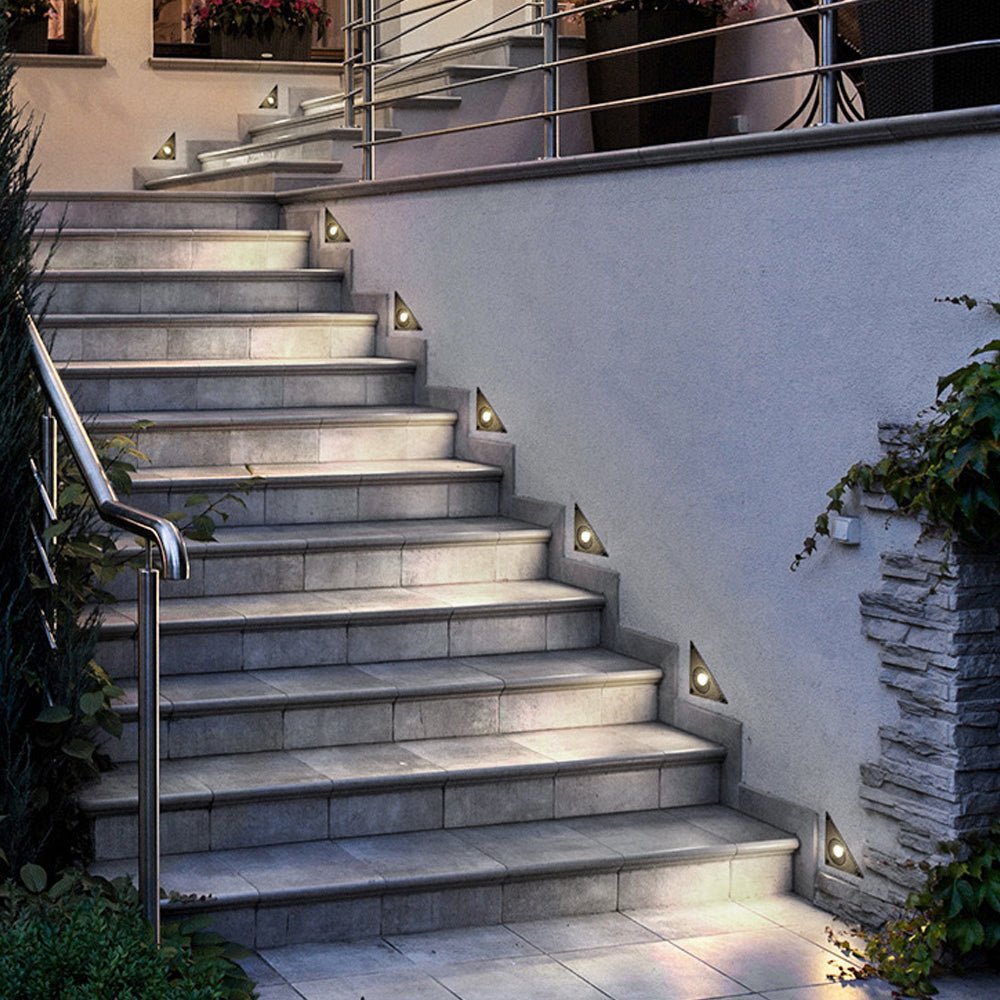 Kavro Triangular Outdoor Step Light